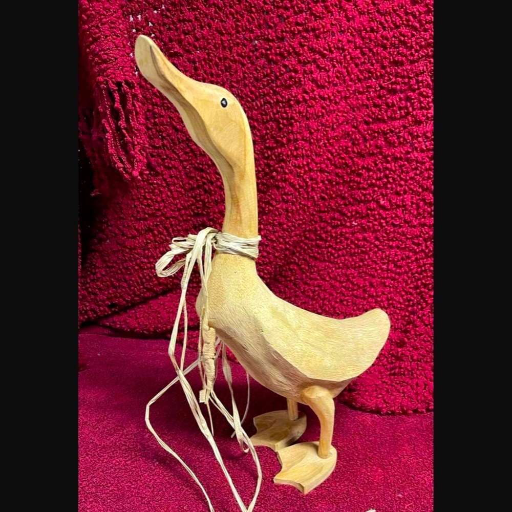 16” Hand carved duck artist unknown.